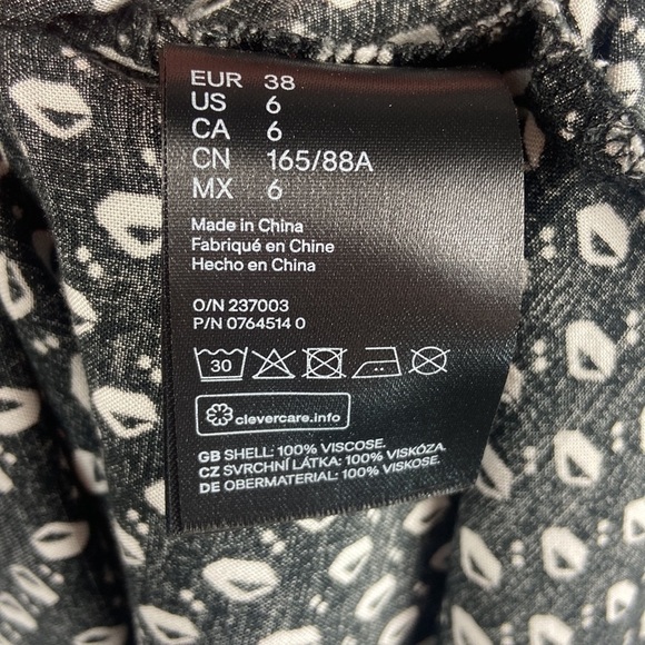 H&M Calf Length Black and White Patterned Dress with Elastic Waist - Picture 8 of 10